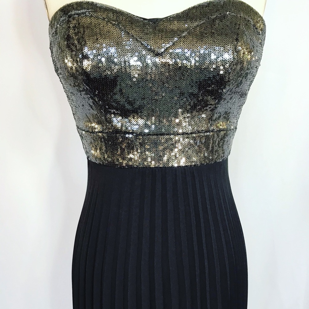 Betsy&Adam Silver Sequined w/ Black Pleats - Picture 2 of 4